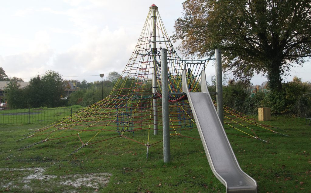Cheops Maxi Climbing Pyramid (over 4m tall) with slide